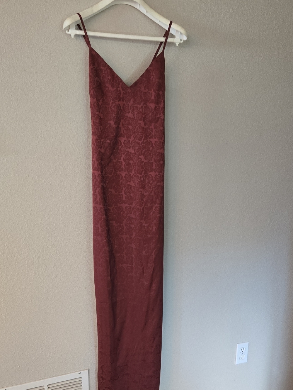 Fame & Partners Arya Rose Jacquard Slip Dress - Picture 3 of 7